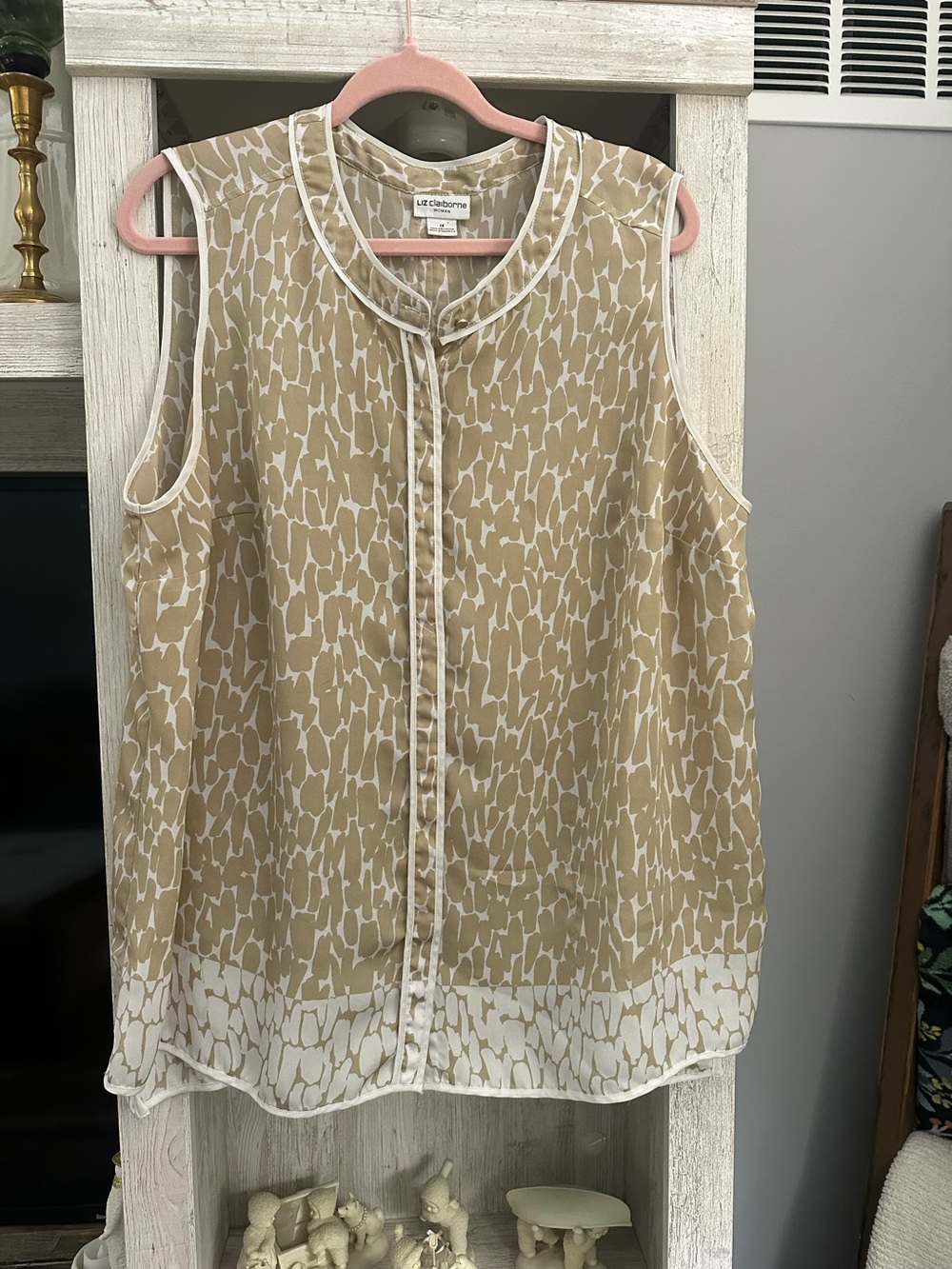 Liz Claiborne Beige and White Sleeveless Button-Front Blouse